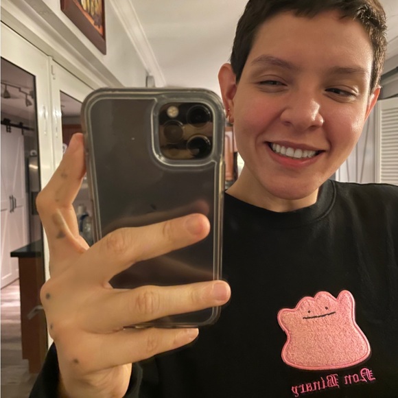 Non binary pokemon medium sweatshirt custom made - Picture 3 of 3